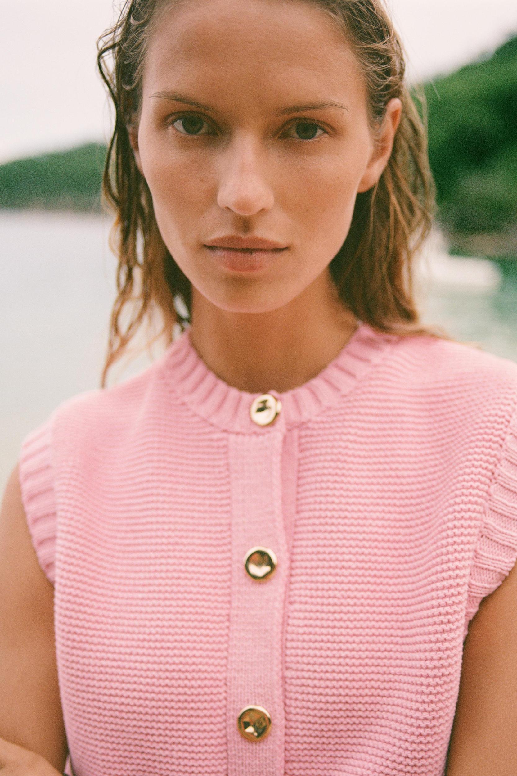 KNIT VEST TOP Product Image