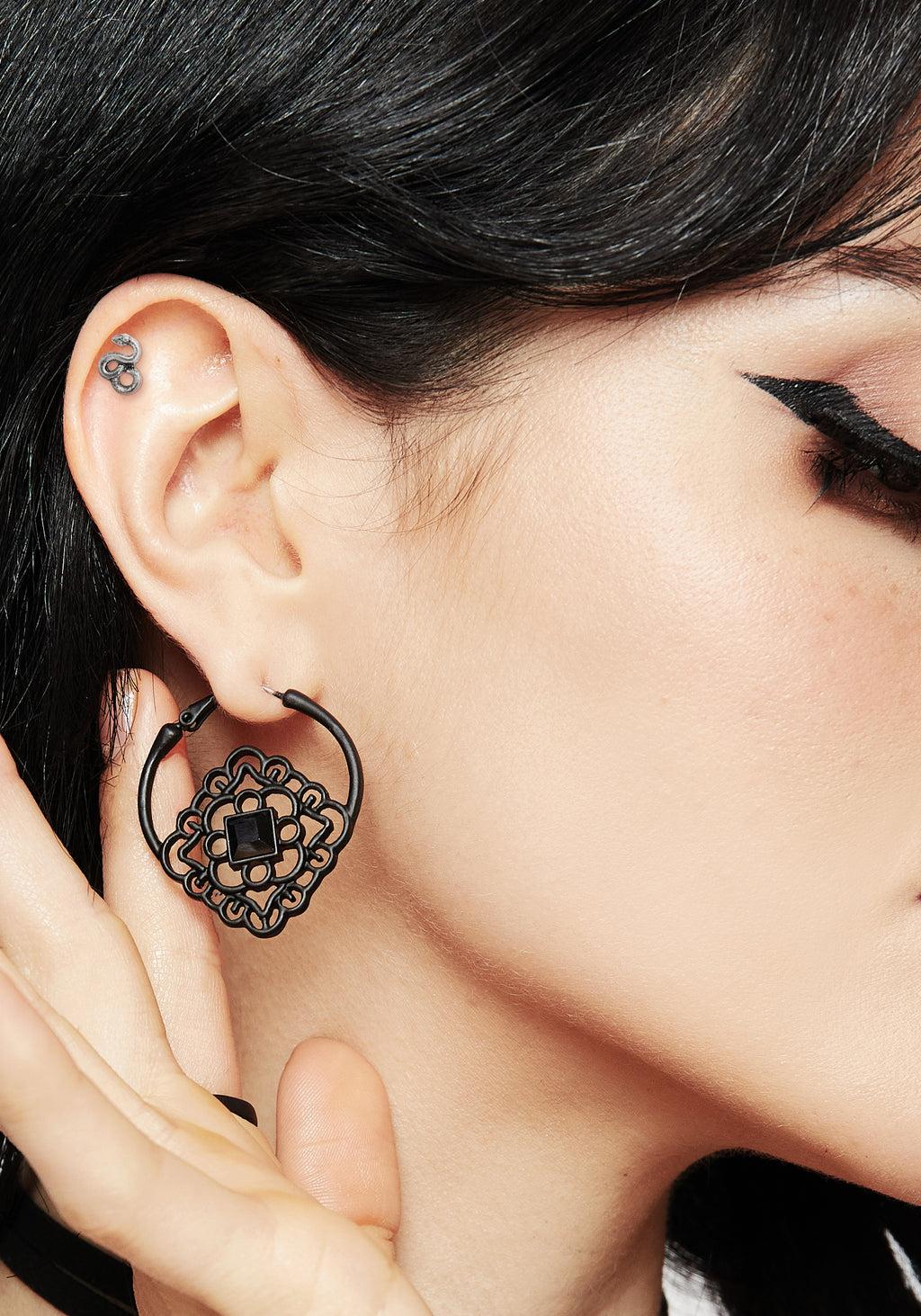 Arlo Snake Cartilage Piercing Product Image