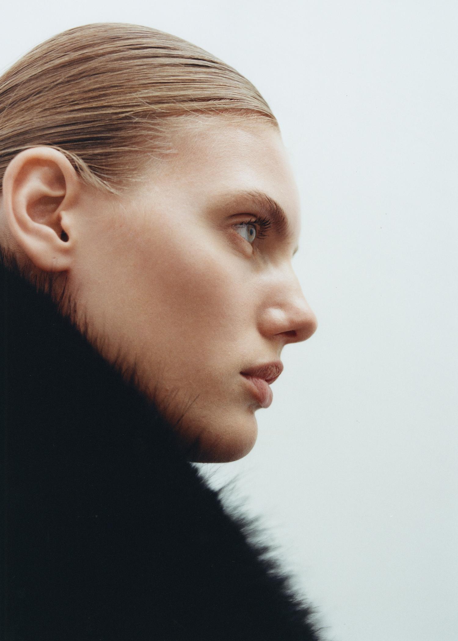 Manteco wool coat with detachable fur collar - Women | MANGO USA Product Image