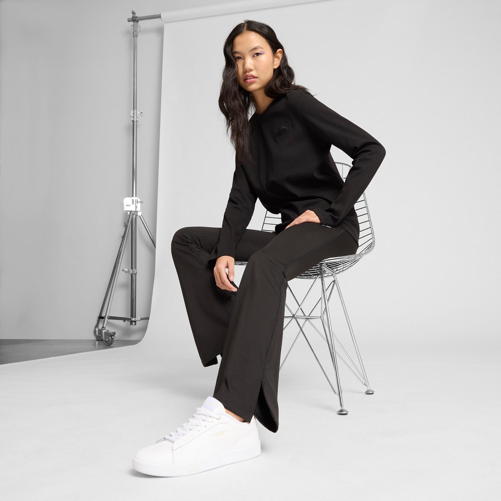 ESS Script Women's Flarred Leggings Product Image