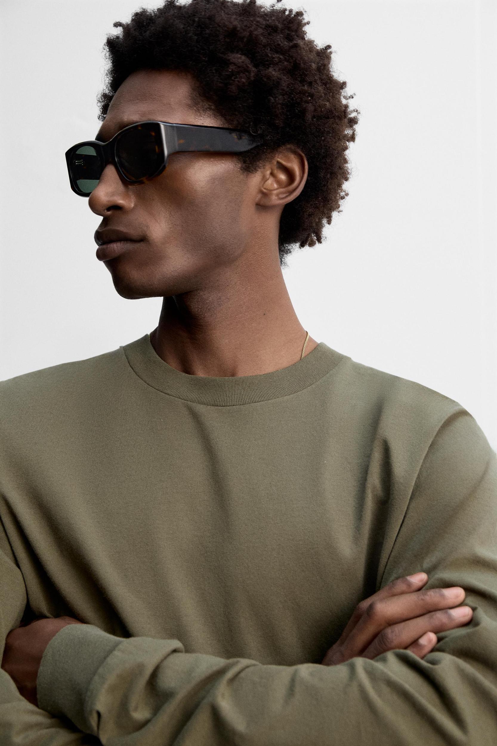 MEDIUM WEIGHT LONG SLEEVE T-SHIRT Product Image