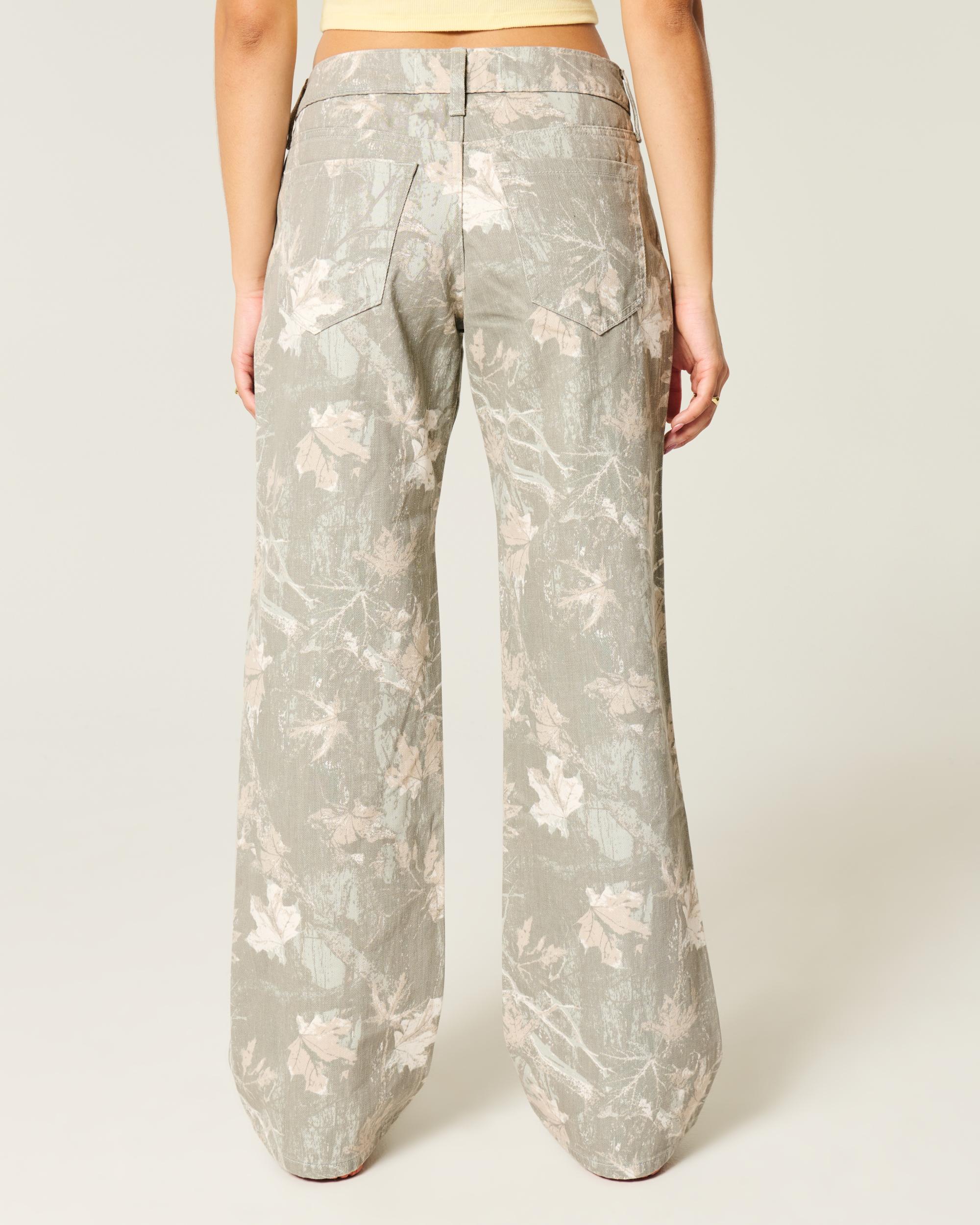 Curvy Low-Rise Camo Baggy Jeans Product Image