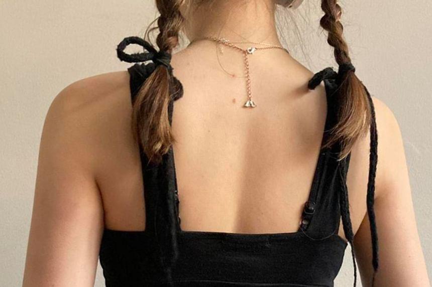 V-Neck Floral Print Slim-Fit Crop Cami Top Product Image