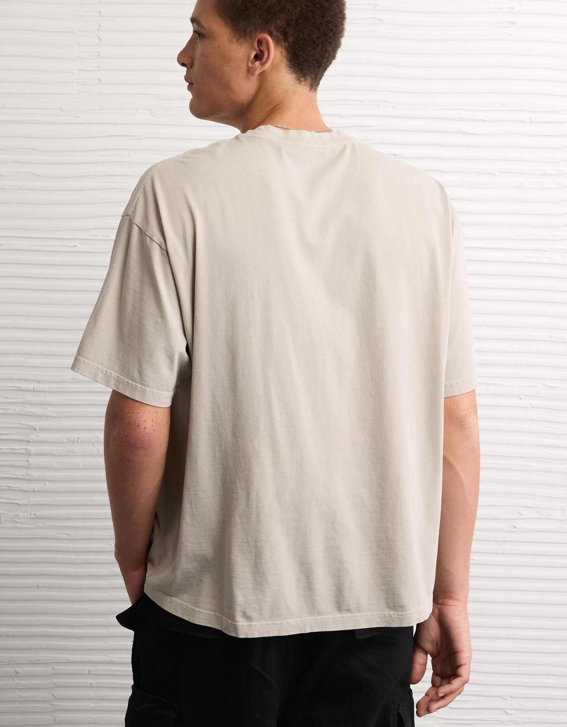 AE Boxy Snoopy Graphic T-Shirt Product Image