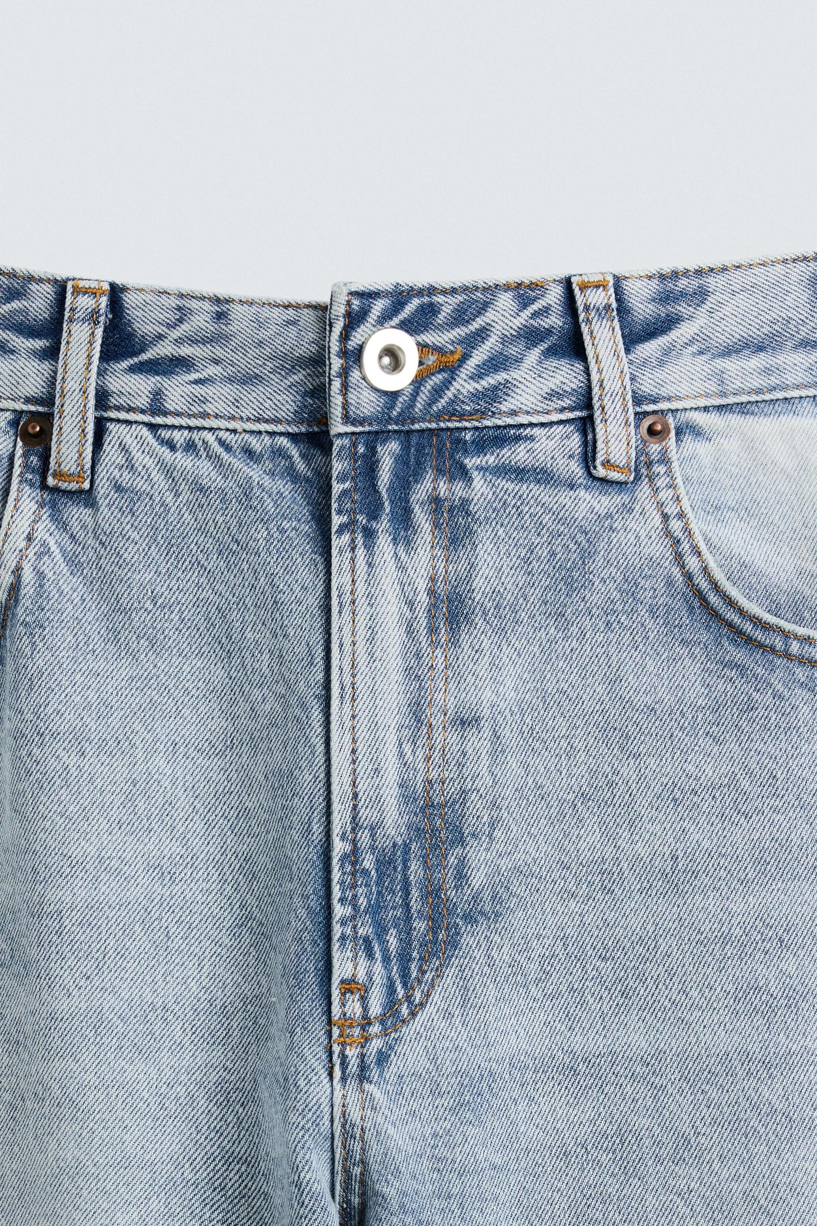 FLARE FIT JEANS Product Image