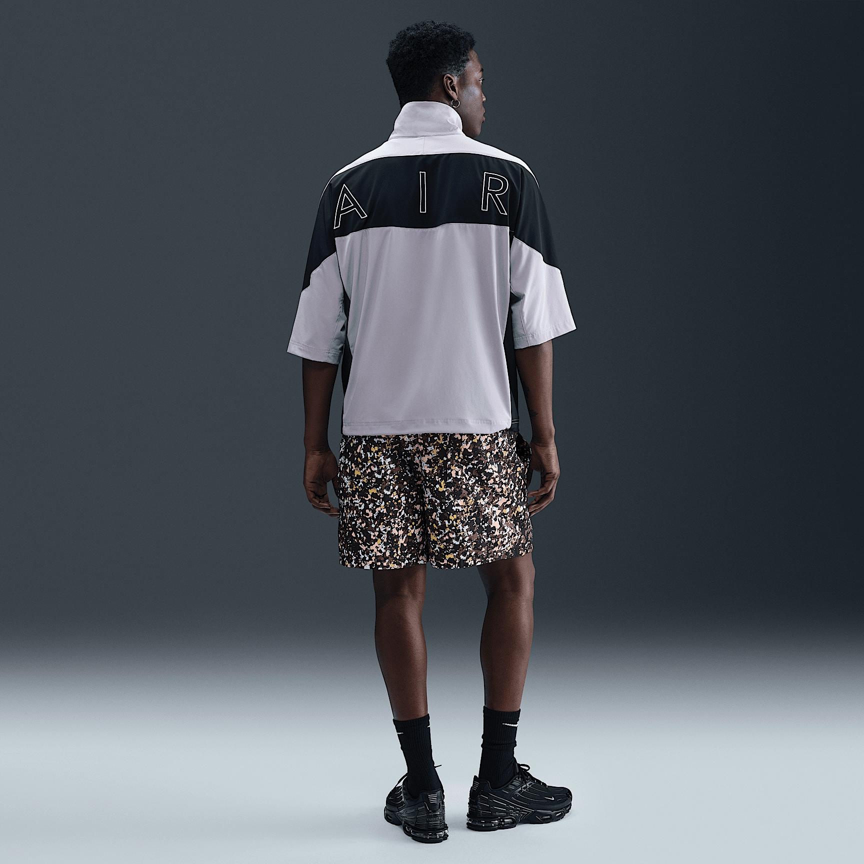 Mens Nike Sportswear Club Woven Shorts | IF8502-222 Product Image