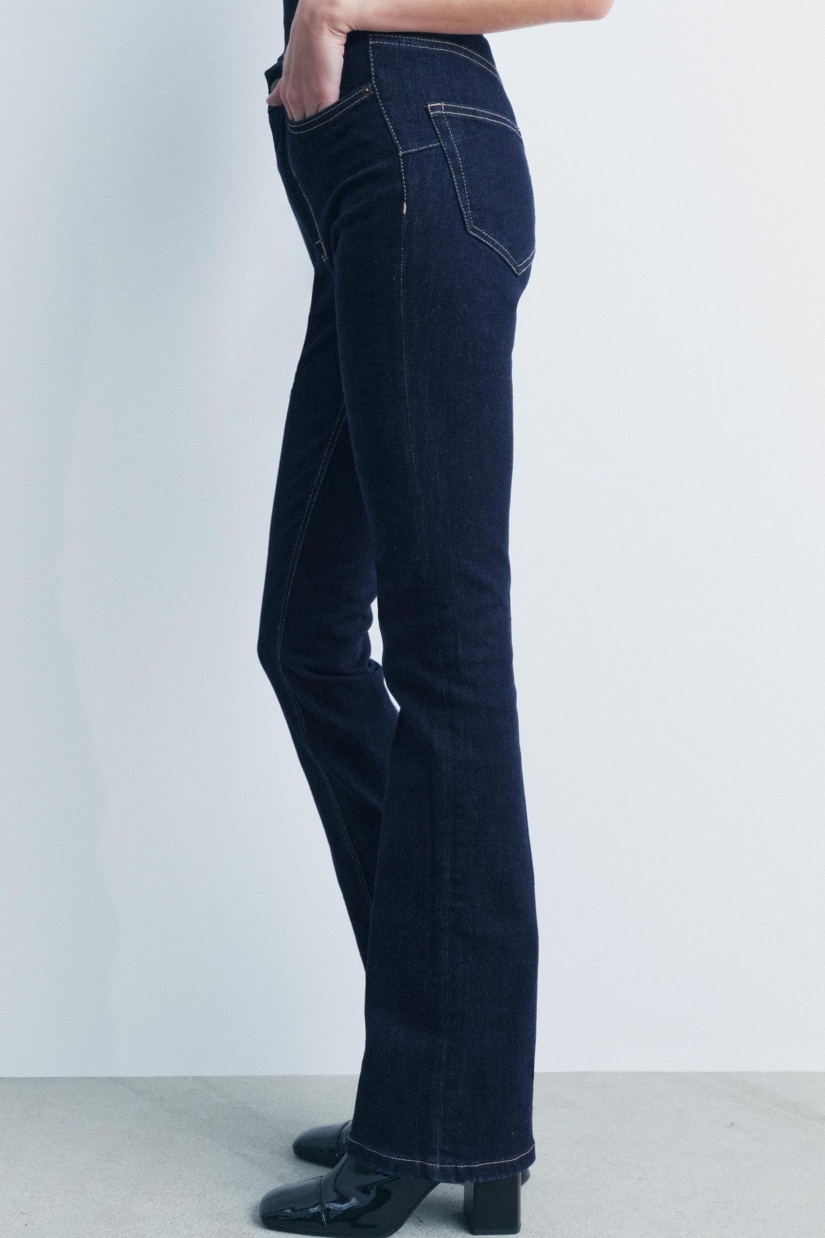 LOW RISE CONTOUR BOOTCUT JEANS ZW COLLECTION Product Image