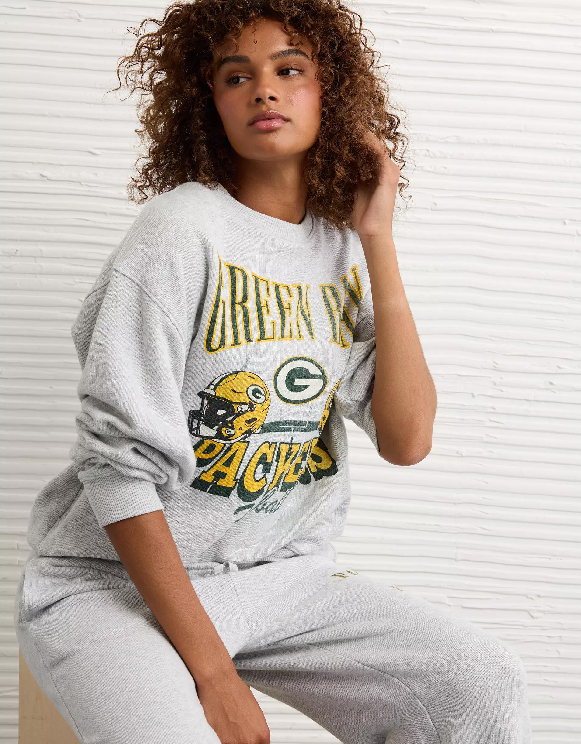 AE Relaxed Fit Green Bay Packers Graphic Sweatshirt Product Image
