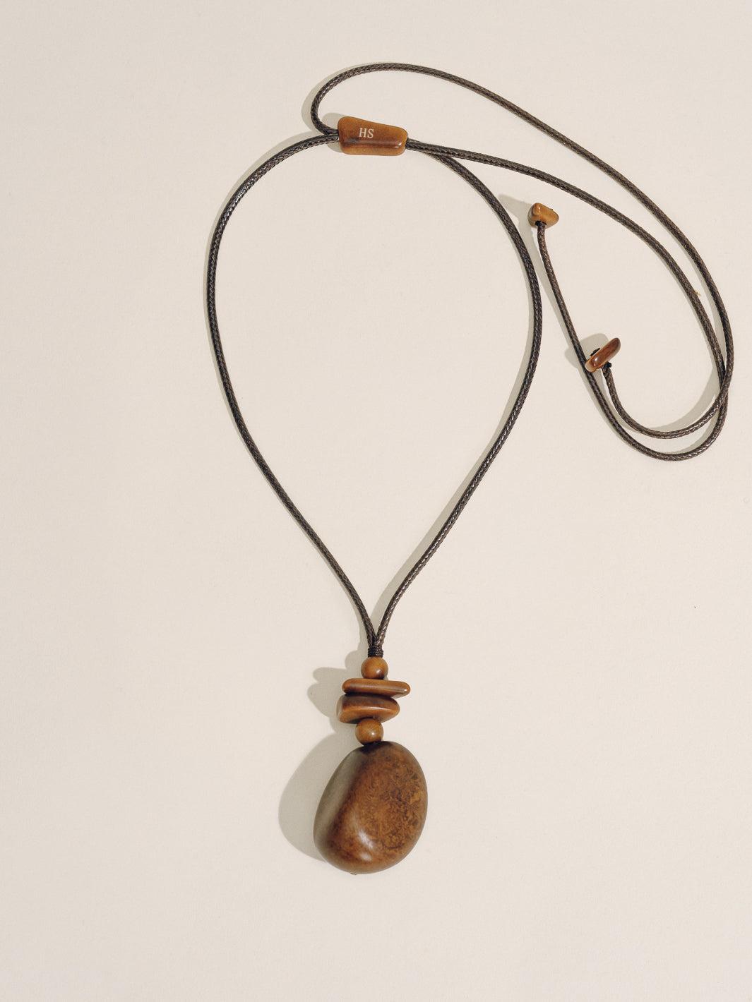 The Pendant Necklace in Black Product Image