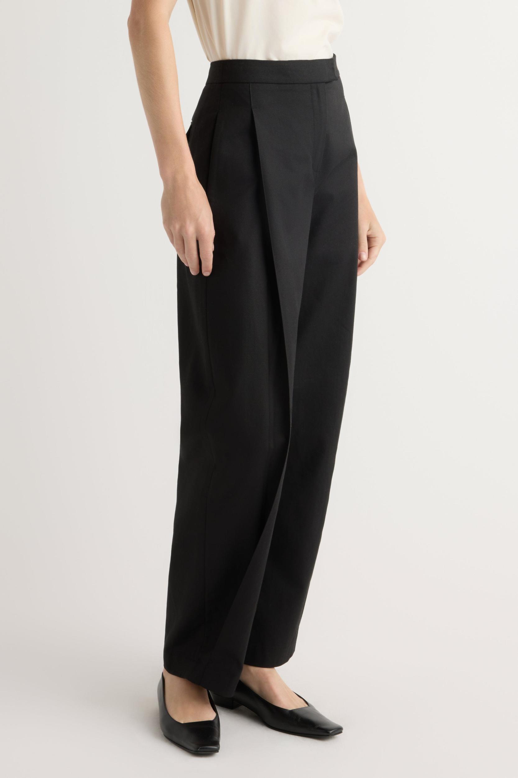 Lucia Tailored Barrel-Leg Pant Product Image
