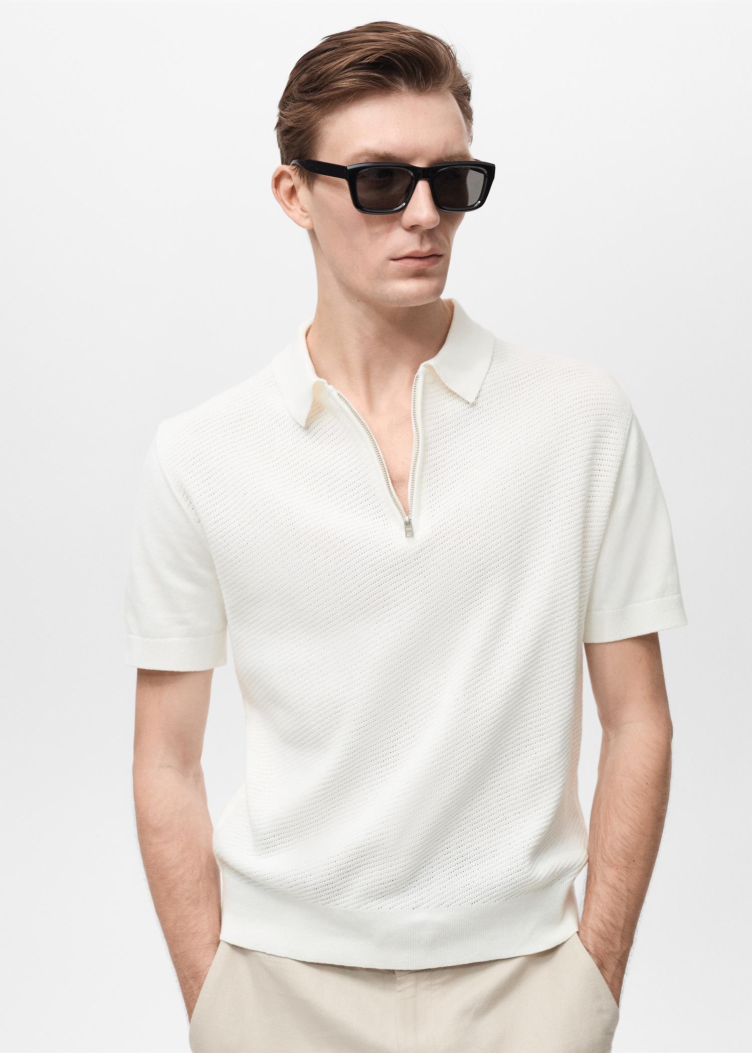 Openwork knitted polo shirt with zipper - Men | MANGO USA Product Image
