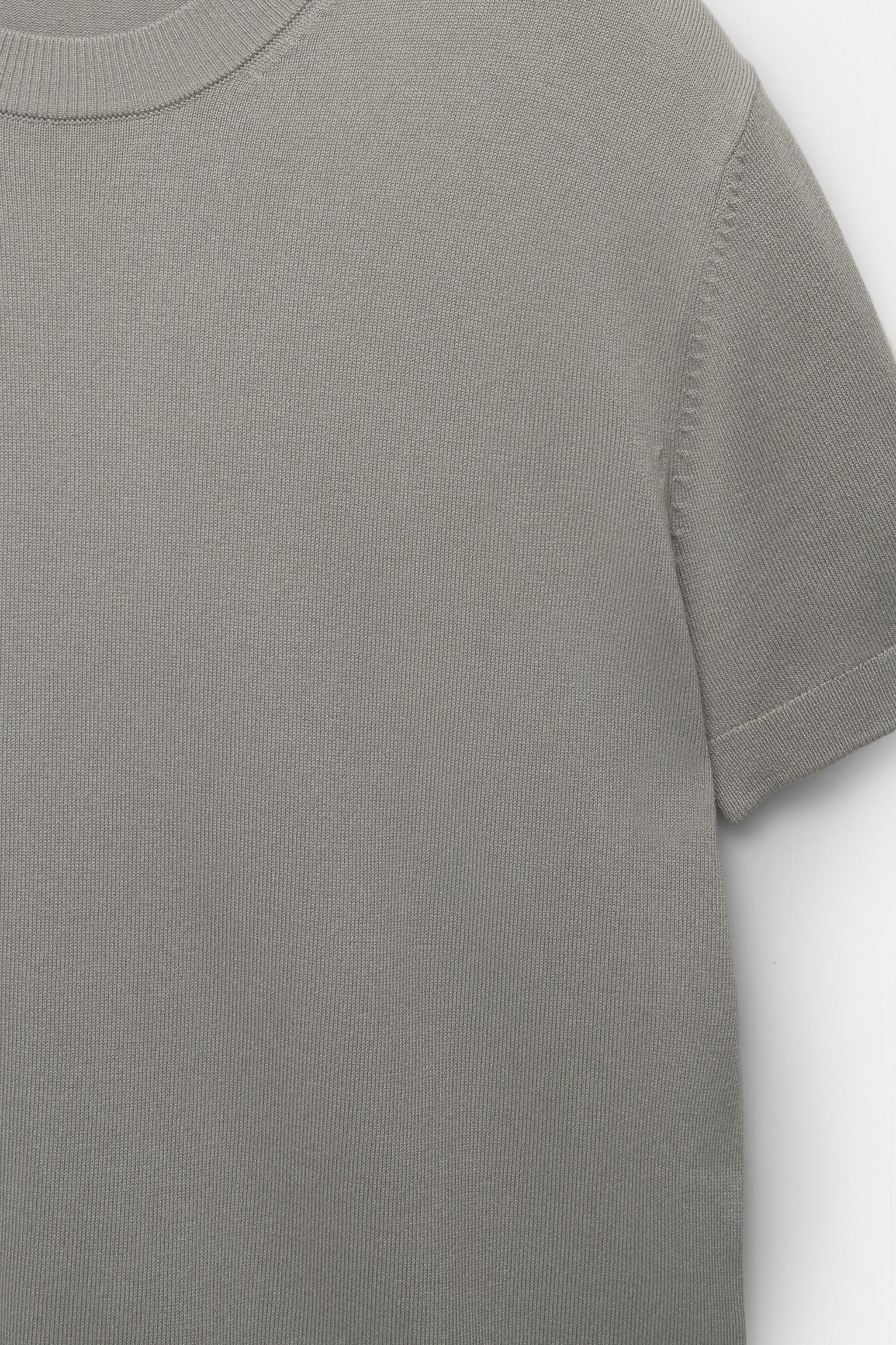 Short sleeve knit T-shirt Product Image