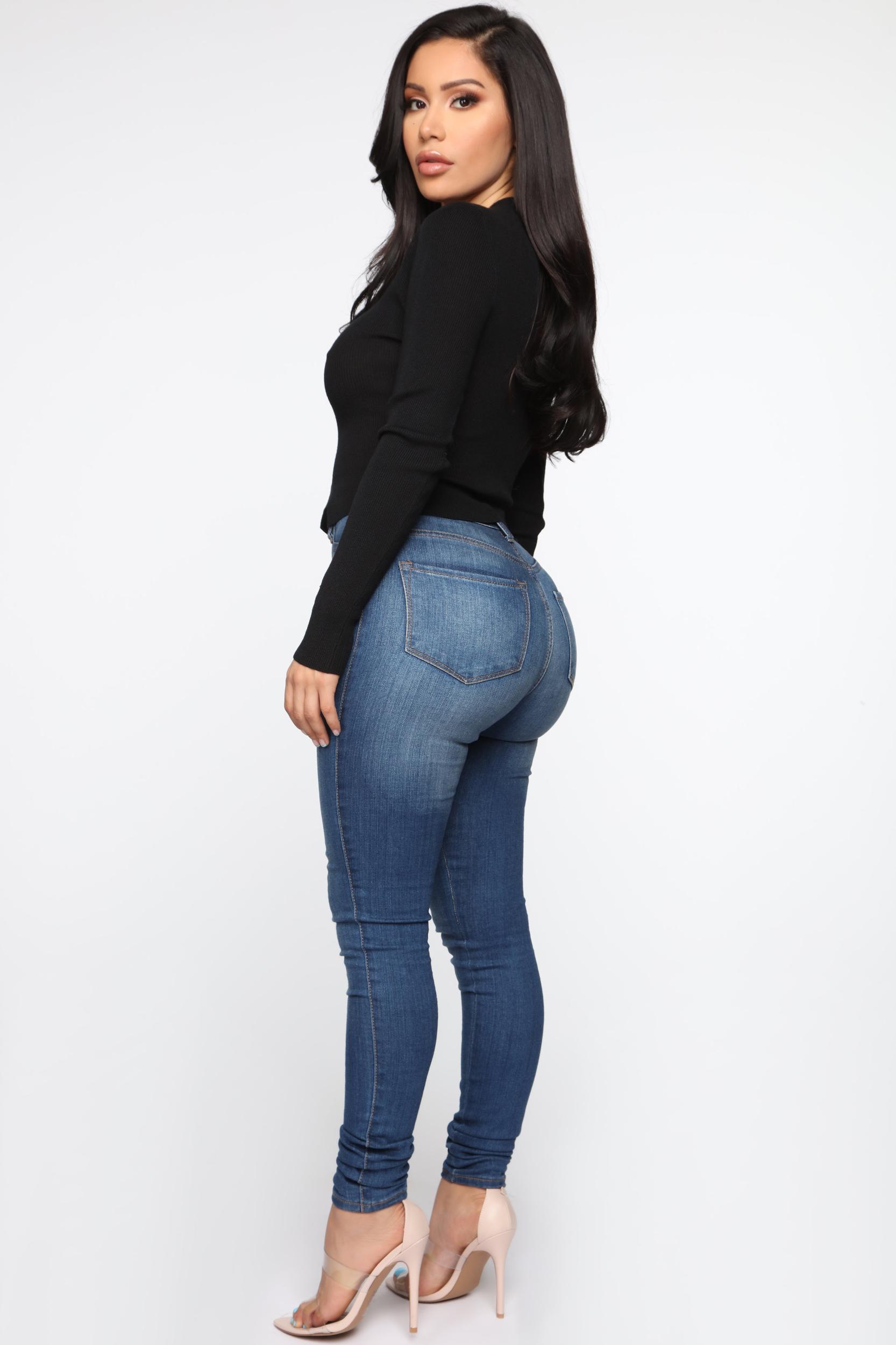 Kassie Button Cropped Cardigan Sweater - Black Product Image