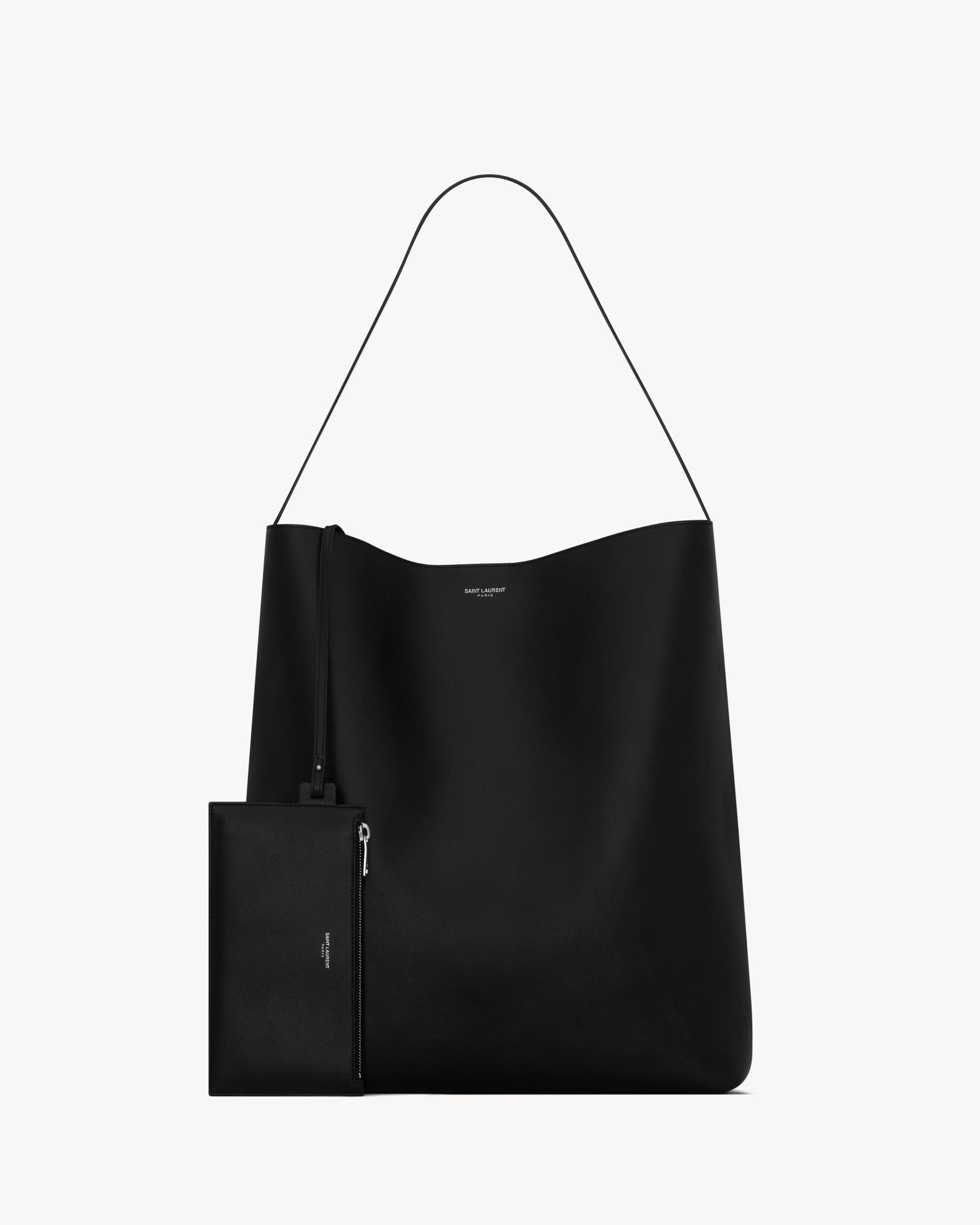 BOLD hobo bag in smooth leather Product Image