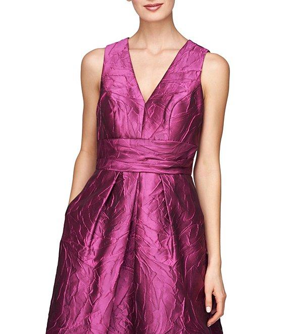 Kay Unger Jacquard V-Neck Sleeveless Pleated Gown Product Image