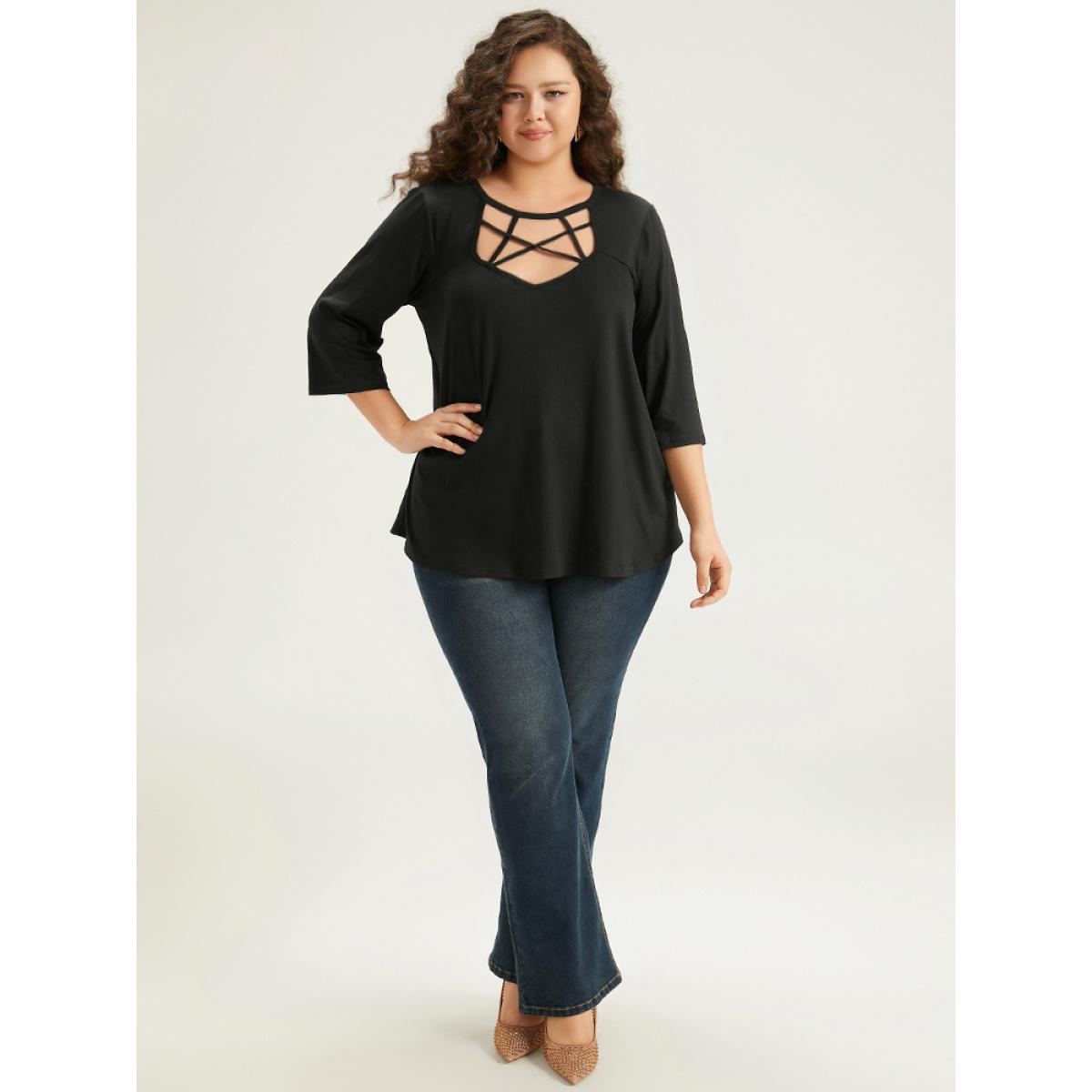Plus Size Solid Crisscross Neck Cut Out T-shirt Black Women Elegant Plain Plain Keyhole Cut-Out Dailywear T-shirts BloomChic 26/4X Product Image