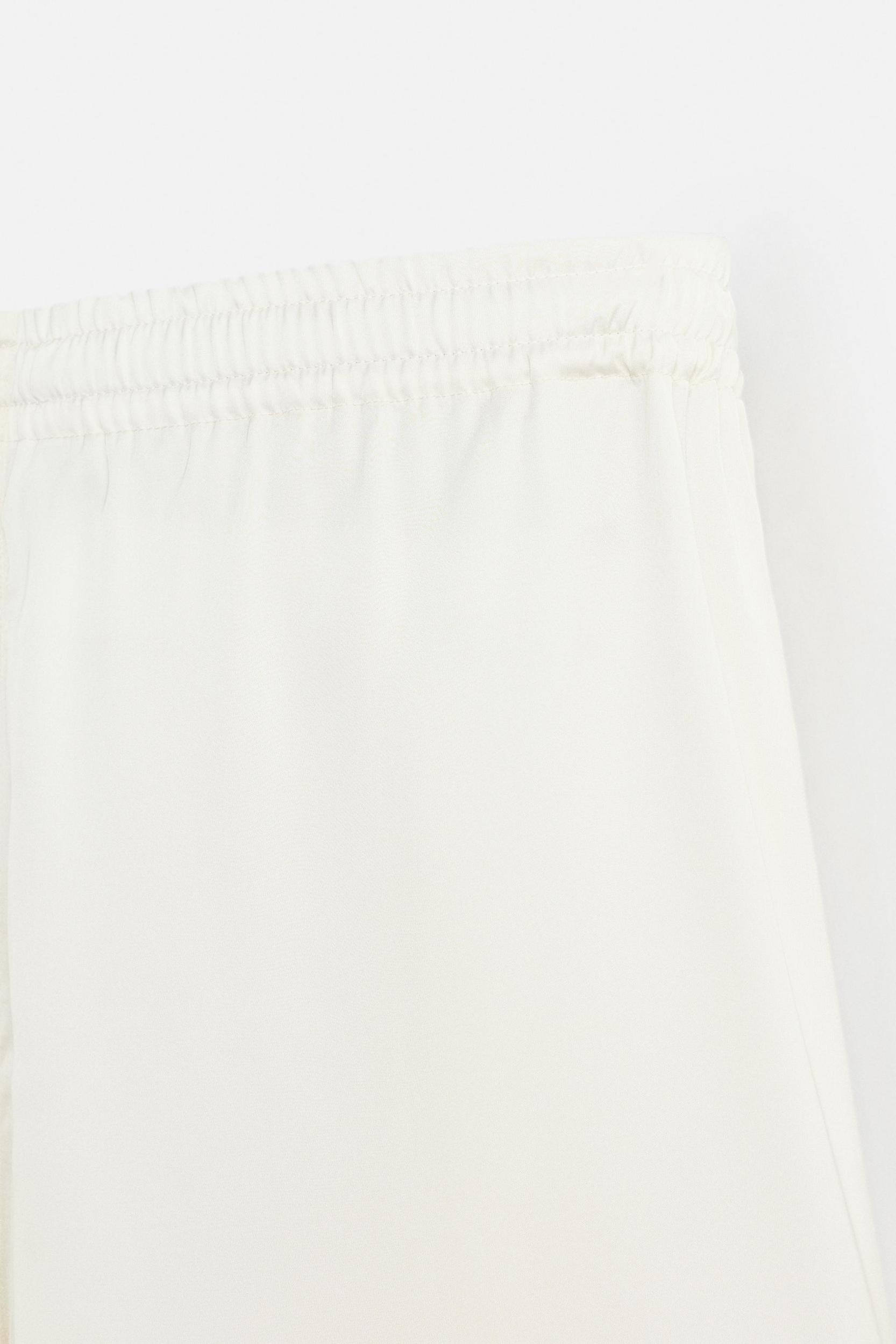 SATIN SHORTS WITH CONTRAST STRIPES Product Image