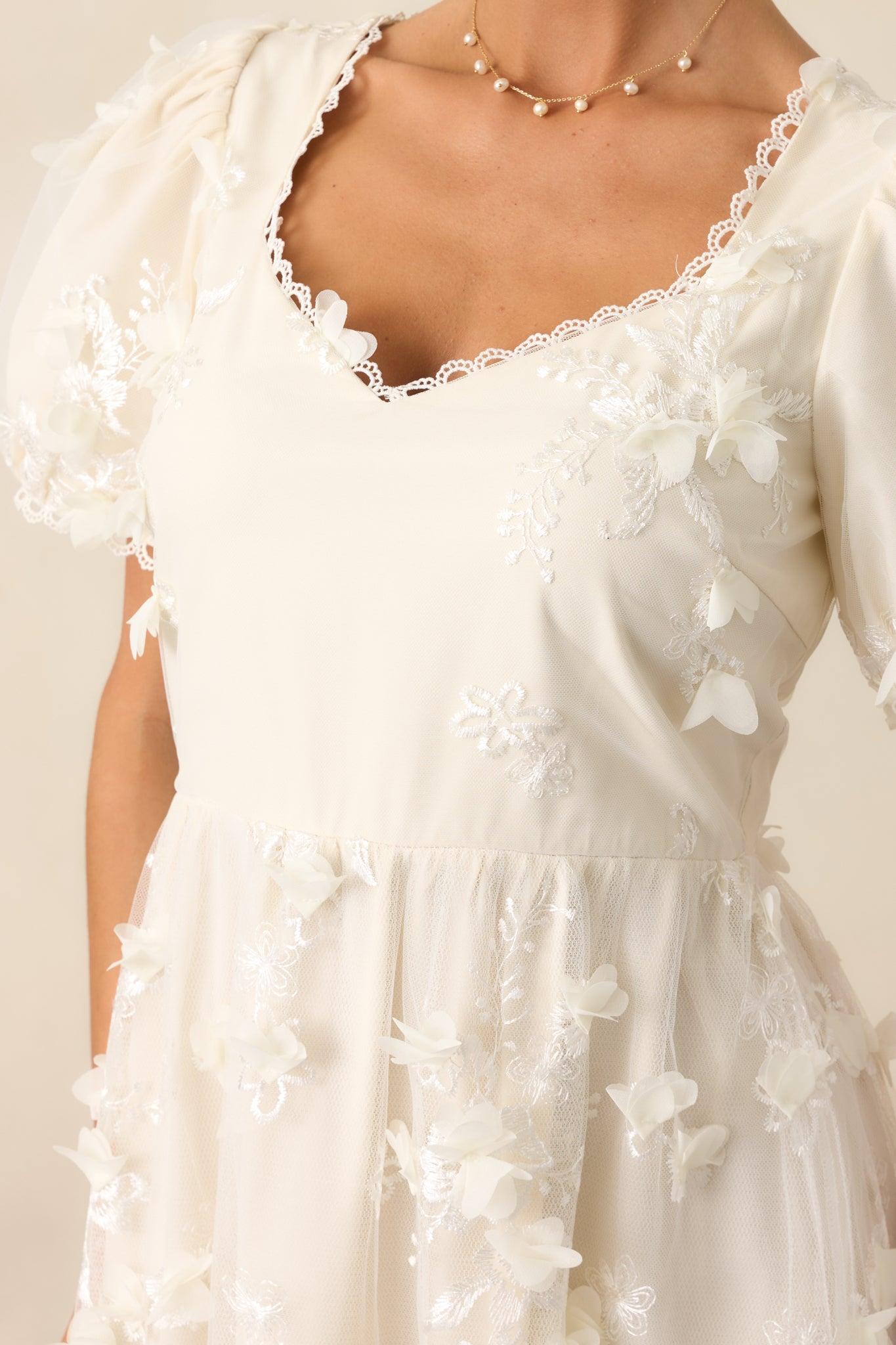 Daffodils & Daydreams Ivory Floral Puff Sleeve Maxi Dress Product Image