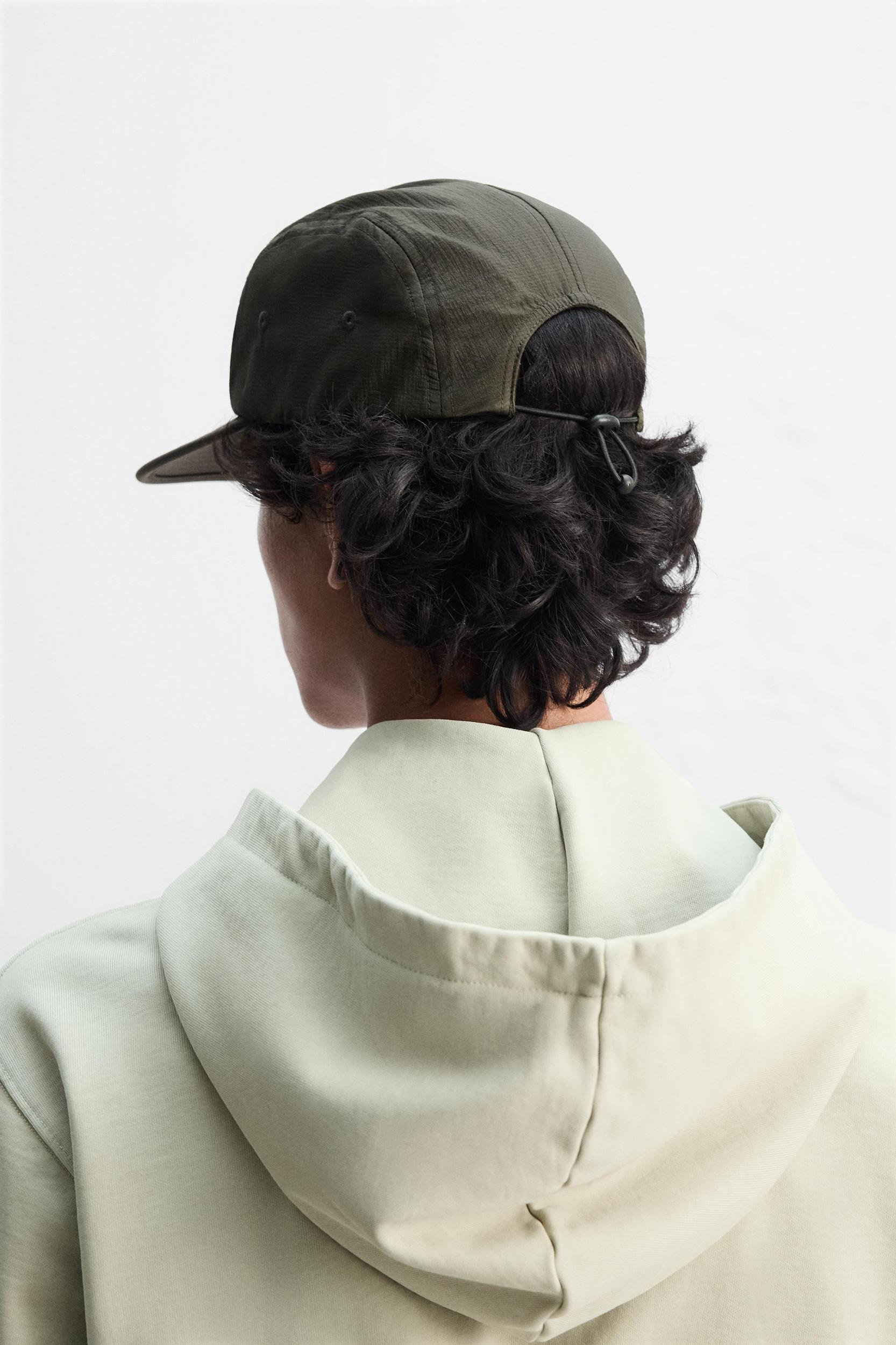 TECHNICAL FLAT VISOR CAP Product Image
