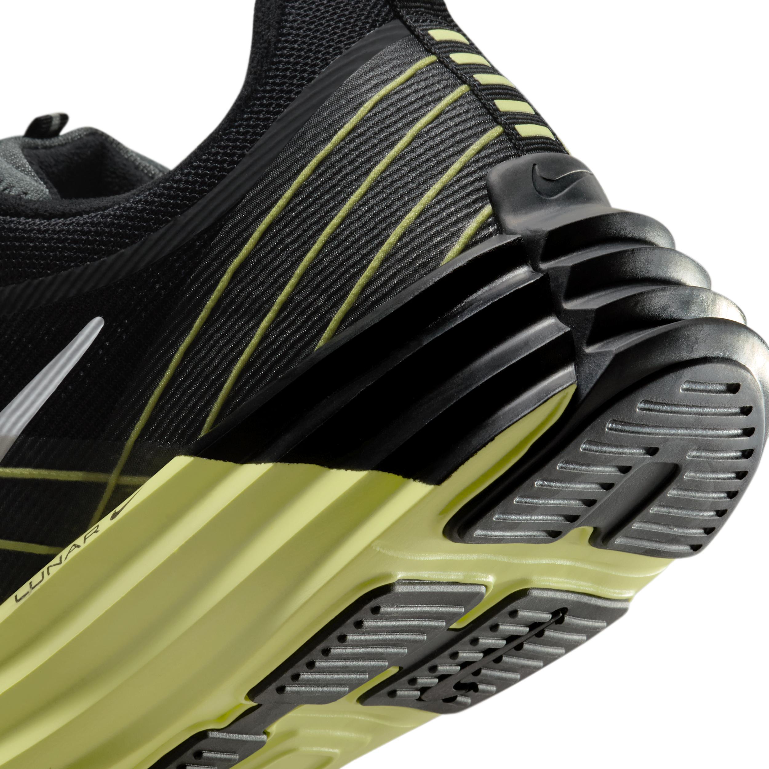 Nike Men's Lunar Roam Shoes Product Image