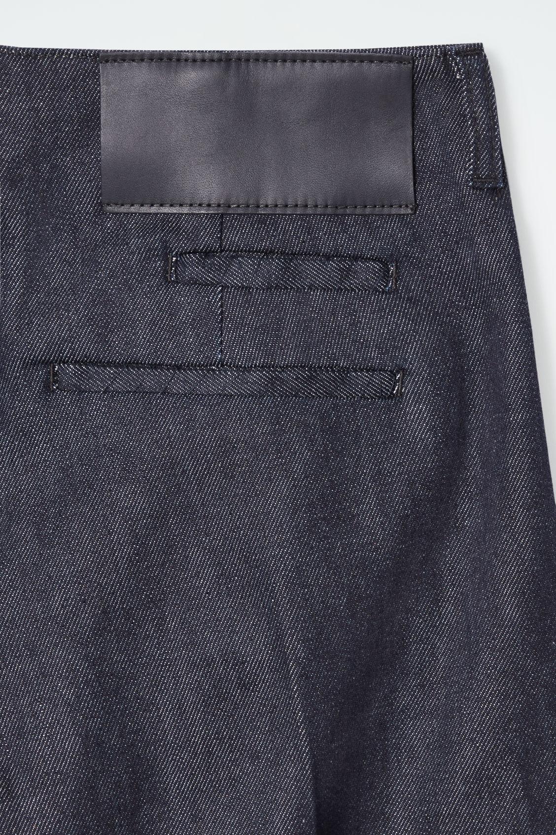 THE WIDE-LEG RAW DENIM JEANS Product Image