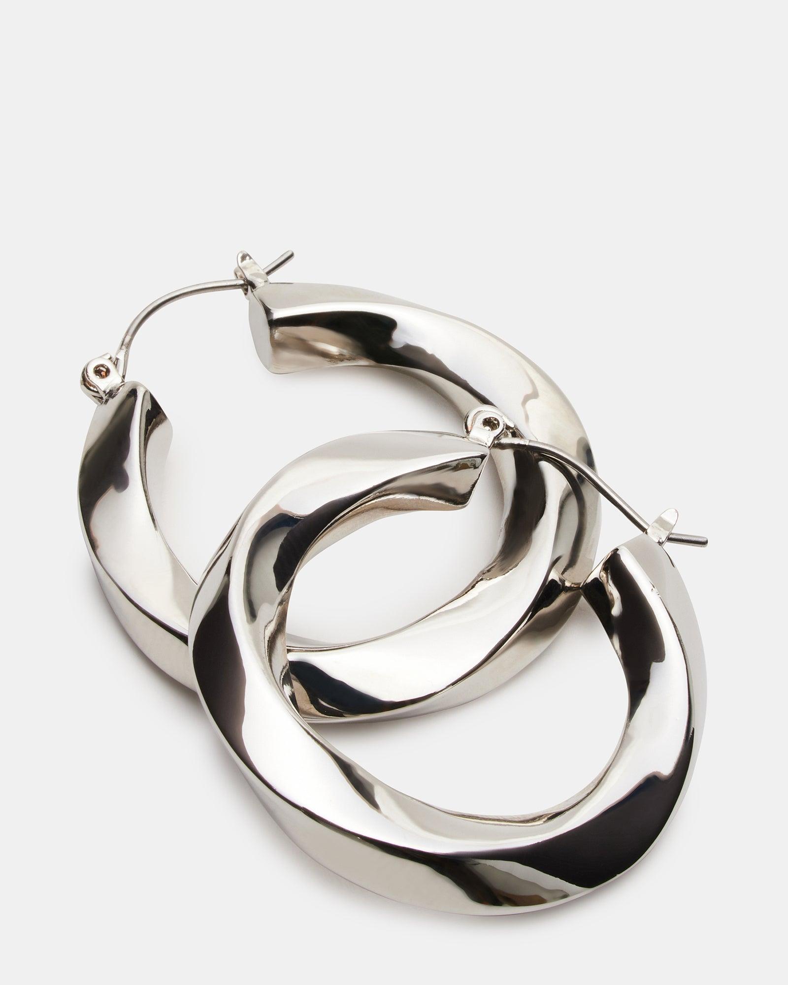 MEDIUM TWISTED HOOPS SILVER Female Product Image