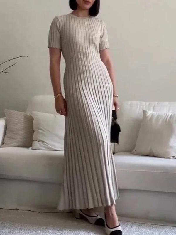 Short Sleeves Pleated Solid Color Tied Waist Round-Neck Maxi Dresses Product Image