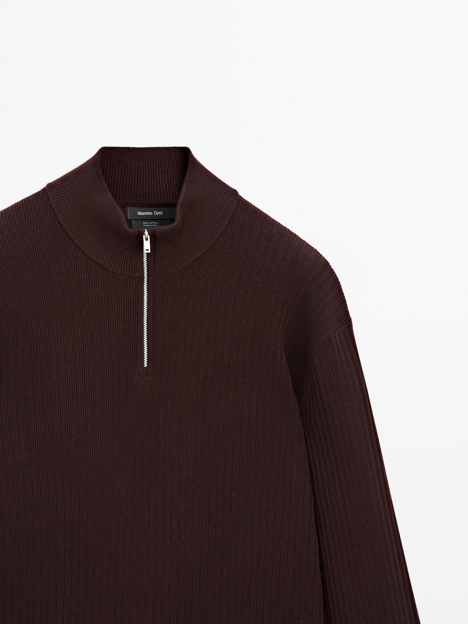 Mock neck knit sweater Product Image