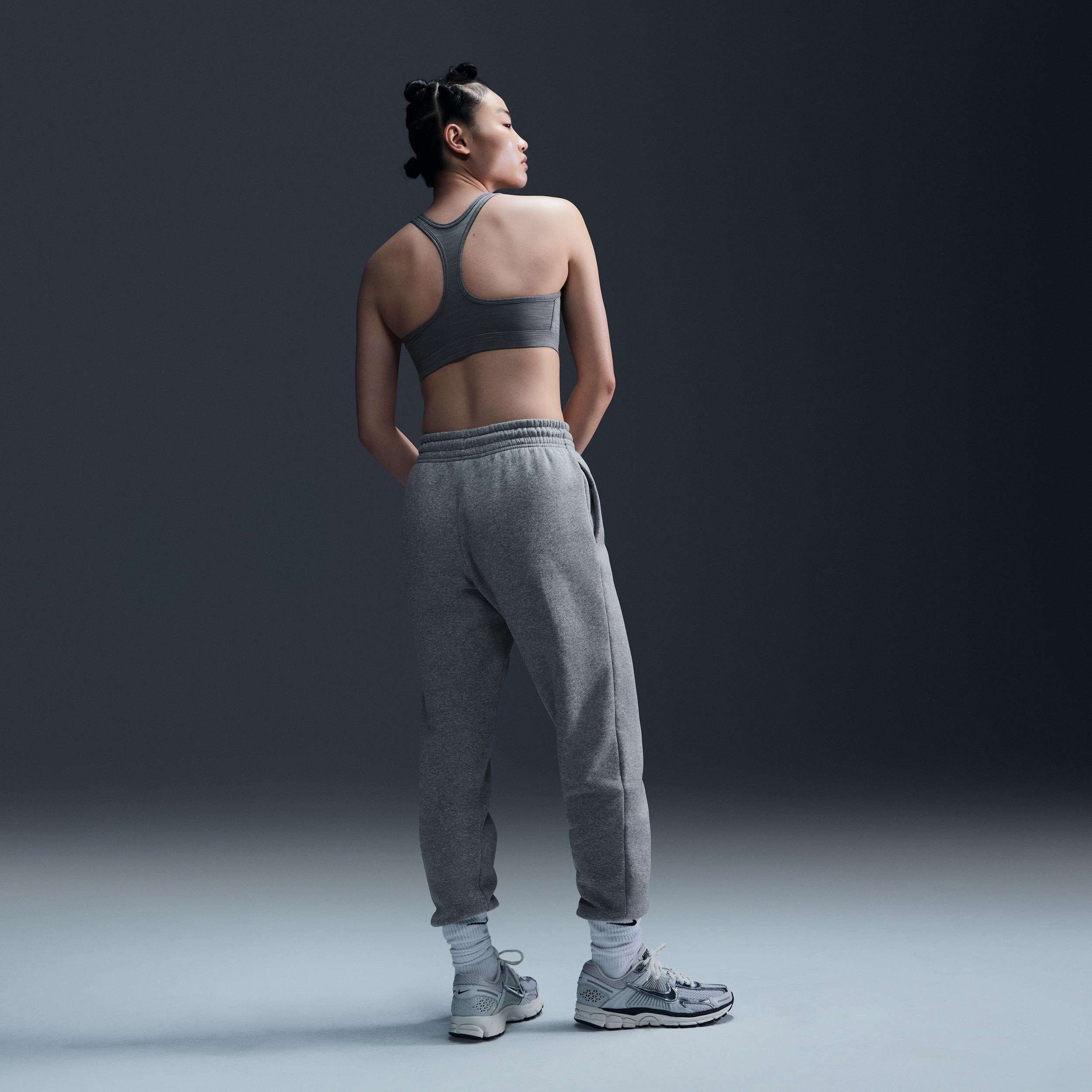 Nike Women's Swoosh Light Support Non-Padded Sports Bra Product Image