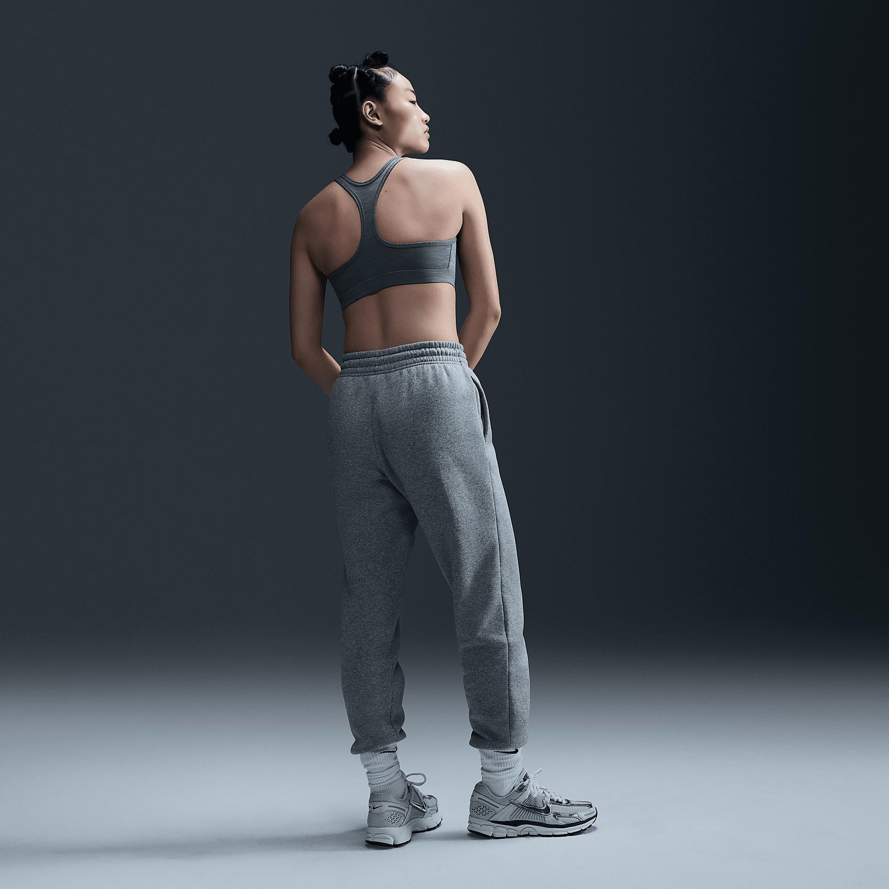 Nike Swoosh Light Support Women's Non-Padded Sports Bra Product Image