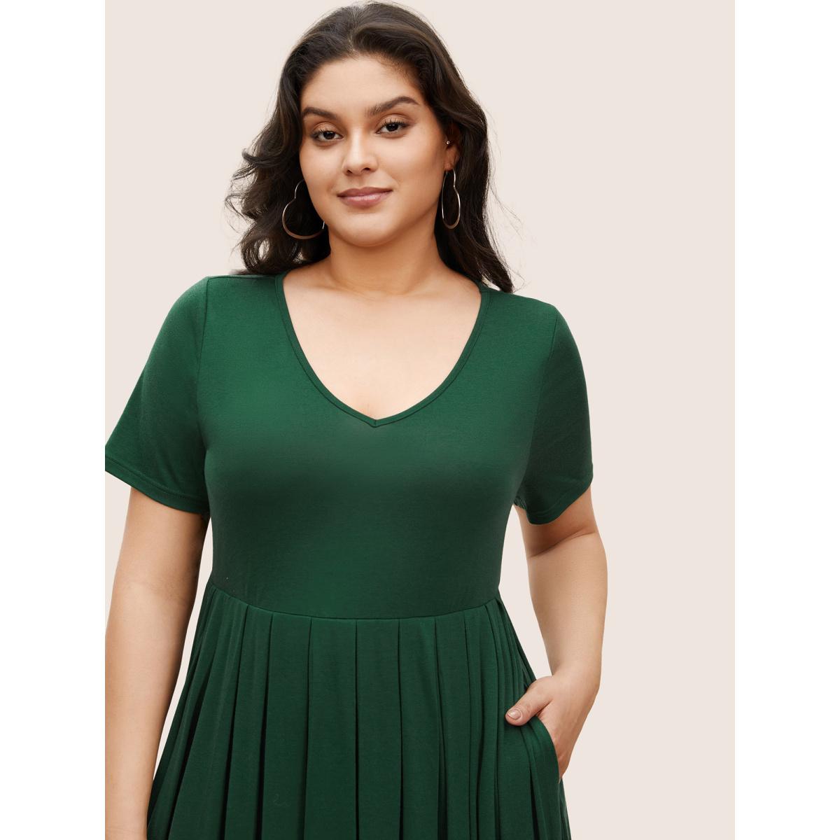 Plus Size Supersoft Essentials Plain Pleated Dress Green Women Casual Pleated V-neck Short sleeve Curvy BloomChic 12/L Product Image