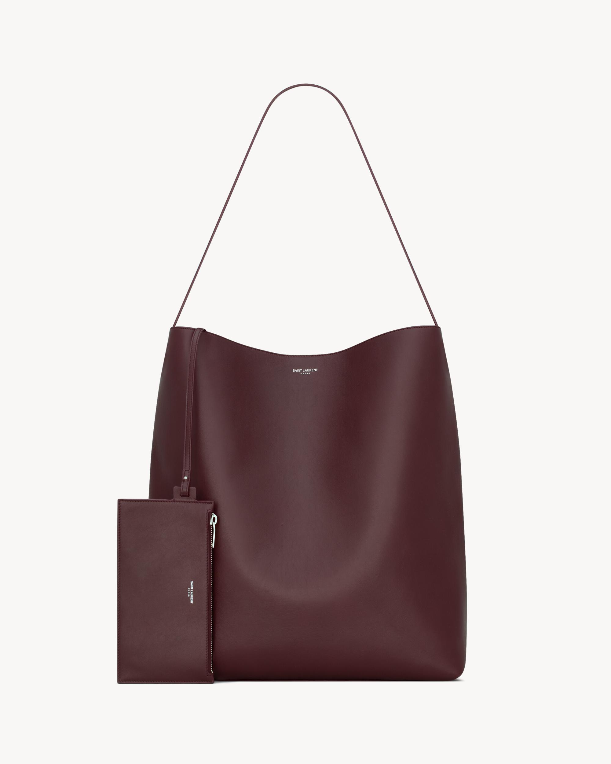 BOLD hobo bag in smooth leather Product Image