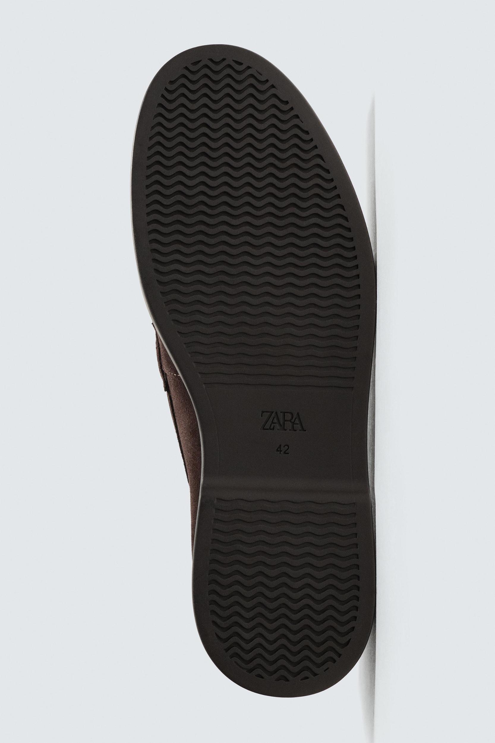 CASUAL LEATHER LOAFERS Product Image