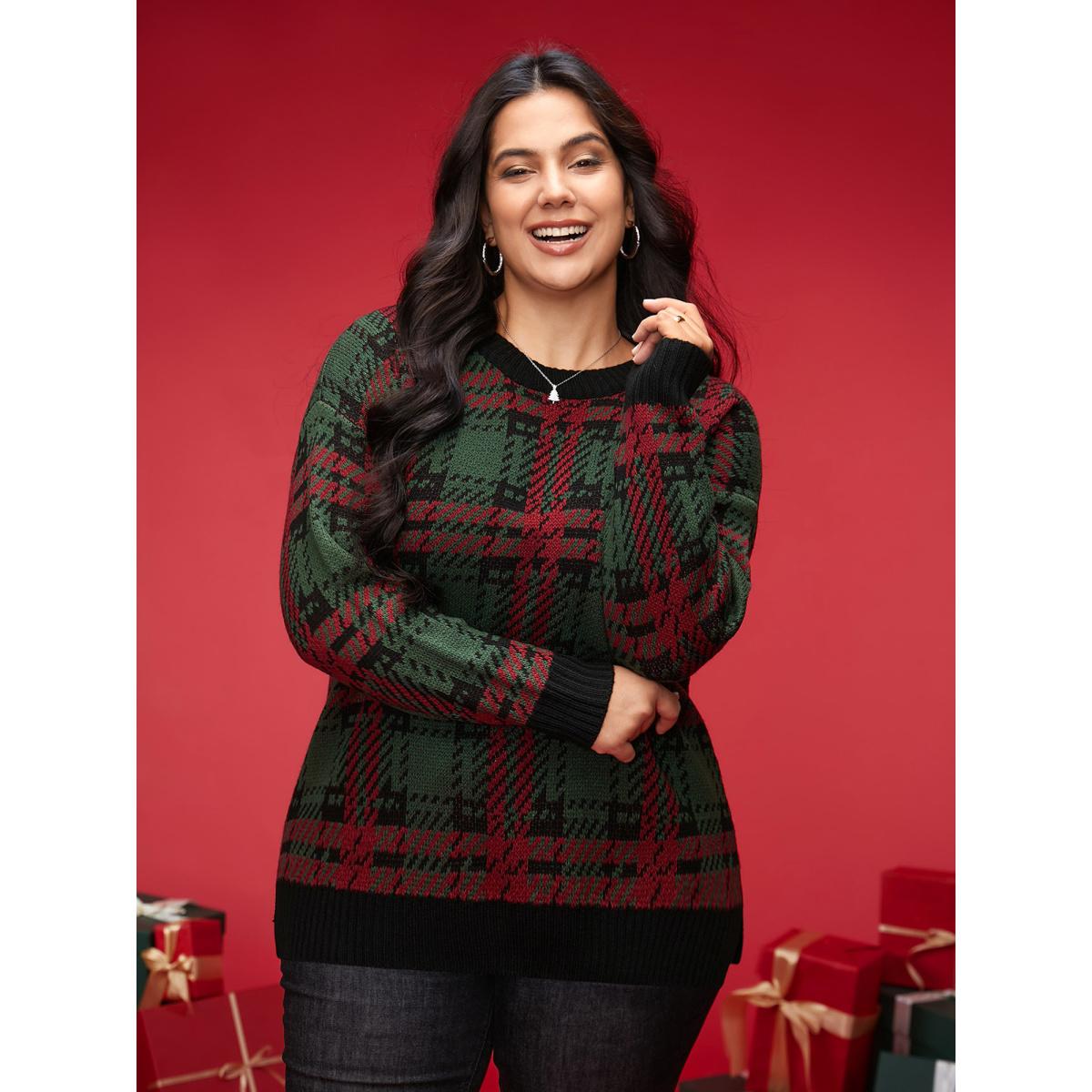 Plus Size Jacquard Plaid Contrast Hemline Pullover DarkGreen Women Casual Loose Long Sleeve Round Neck Everyday Pullovers BloomChic 30/6X Product Image