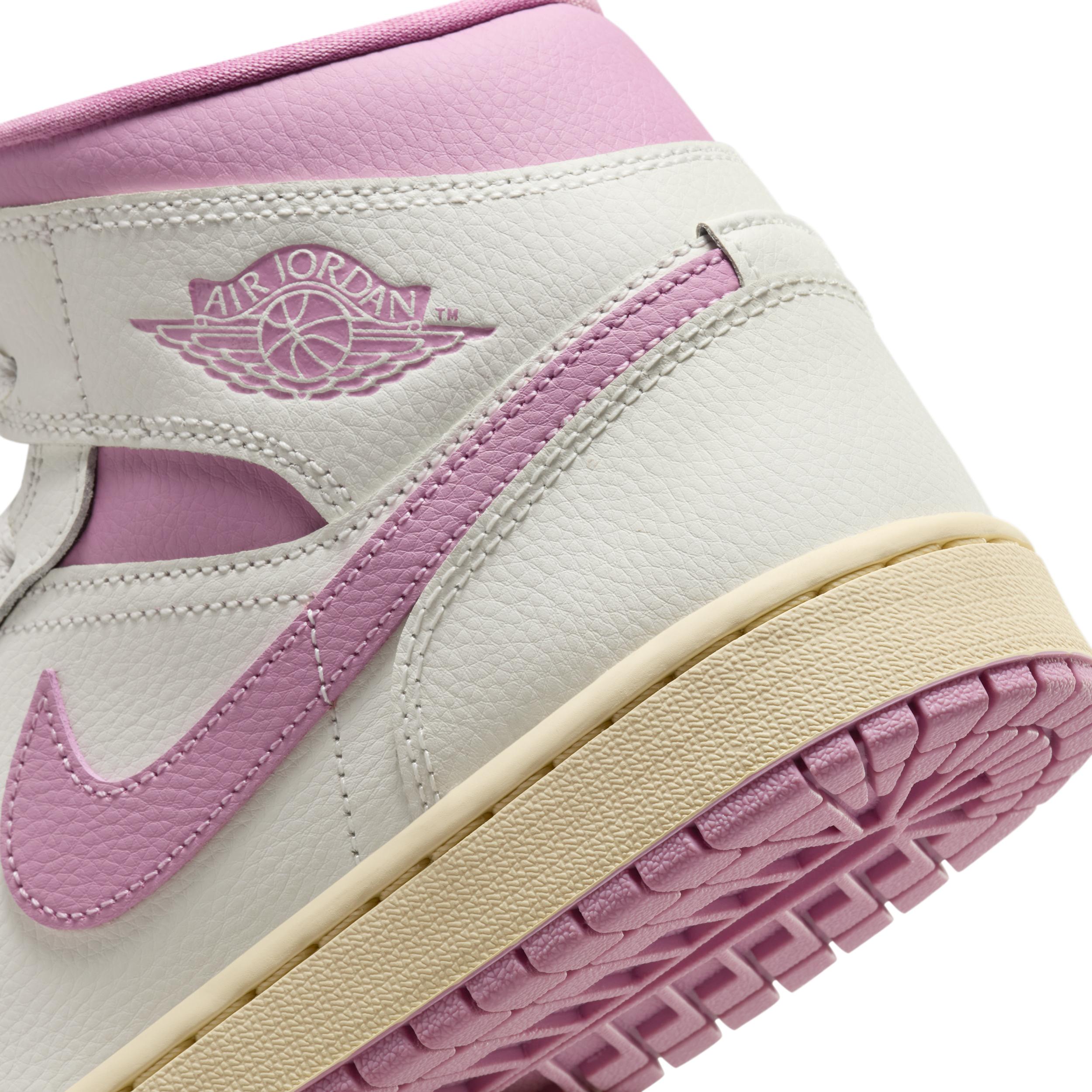 Women's Air Jordan 1 Mid Shoes Product Image