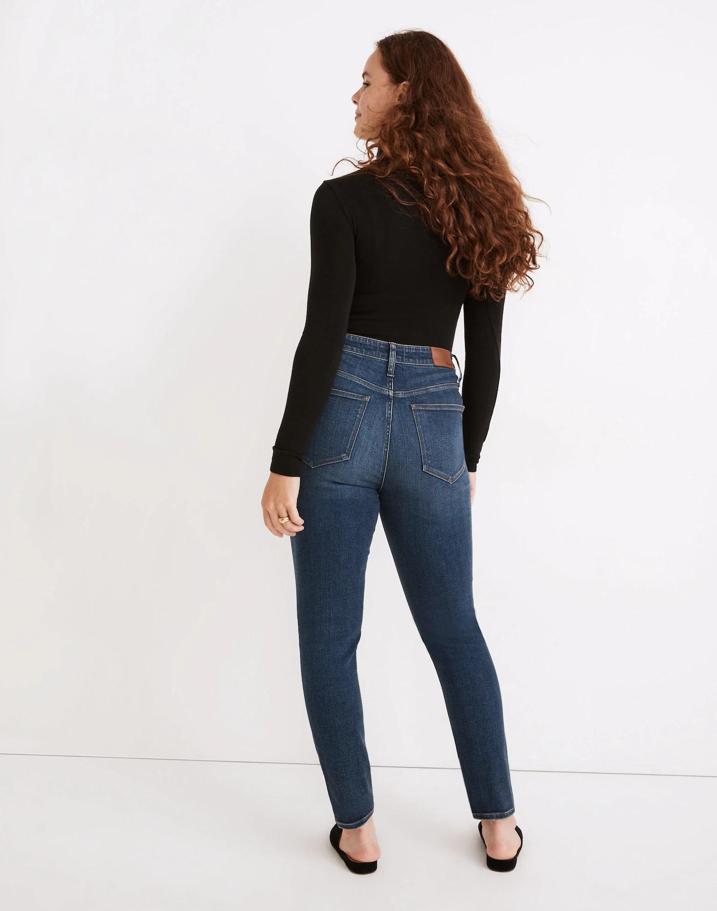 Curvy High-Rise Skinny Jeans in Lanette Wash Product Image