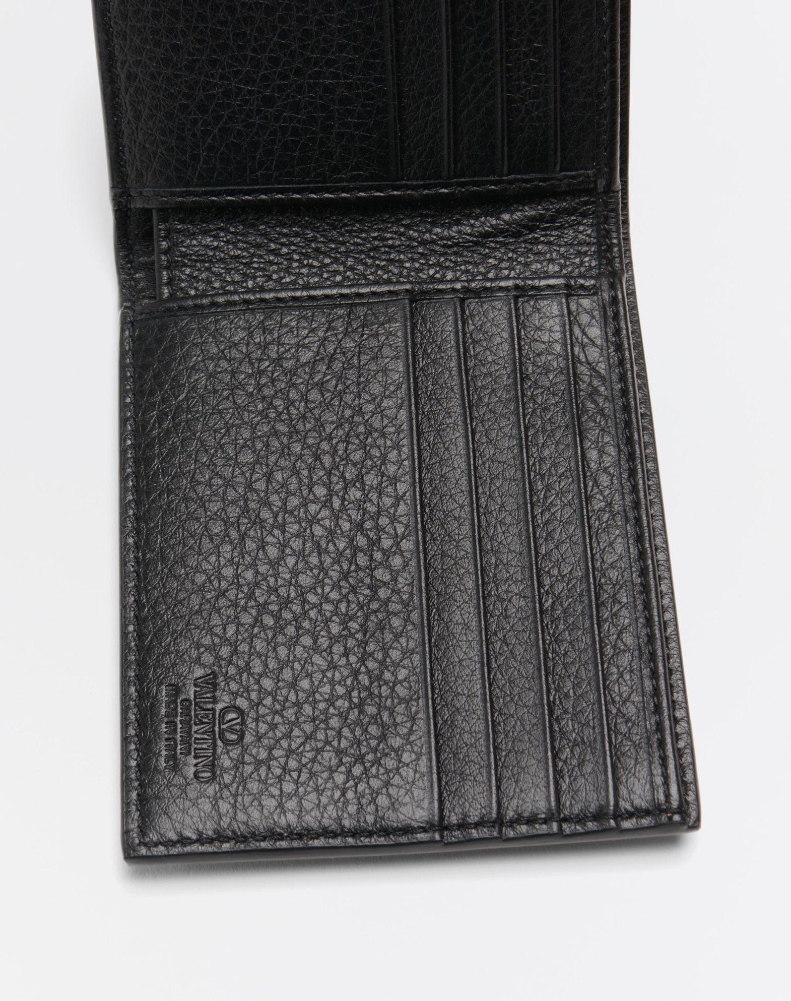 Rockstud Wallet In Grainy Calfskin Product Image