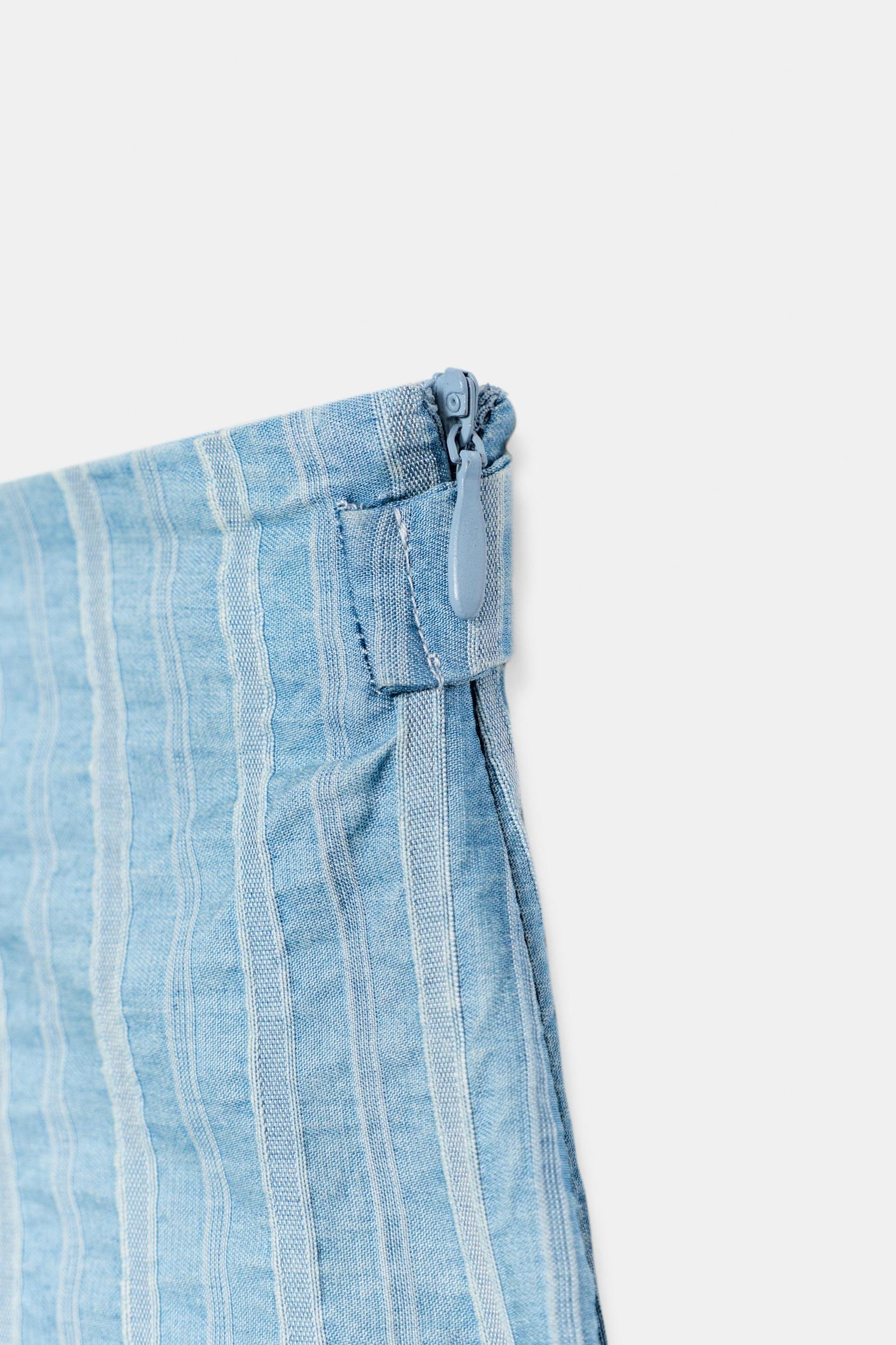 STRIPED MINI SHORTS Product Image