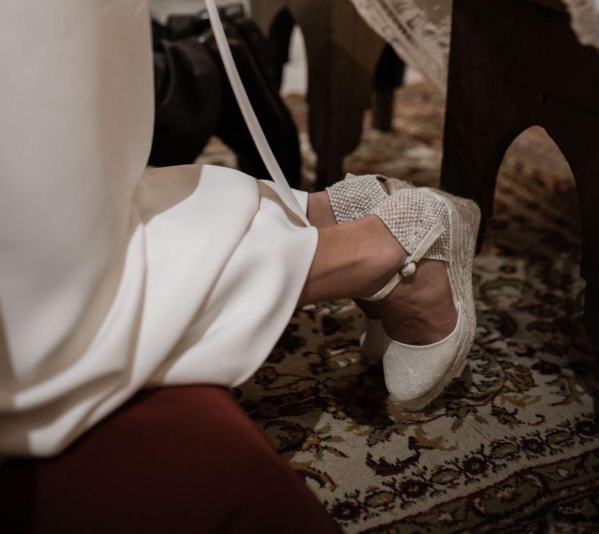 Ivory embroidered Bridal Product Image