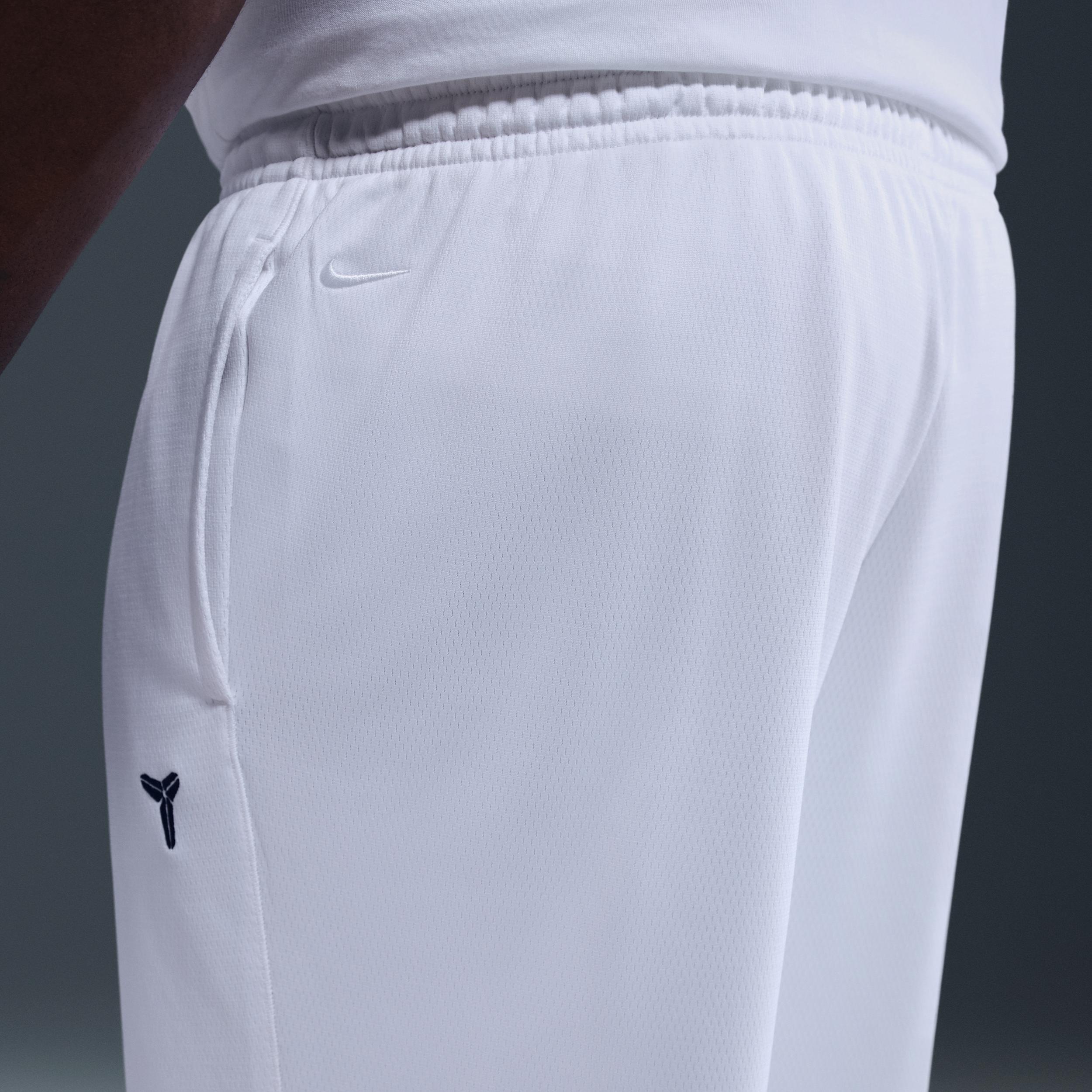 Nike Men's Kobe Therma-FIT Basketball Pants Product Image